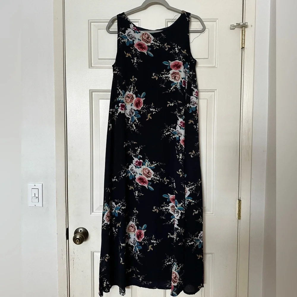 Long sleeveless dress - Picture 1 of 3